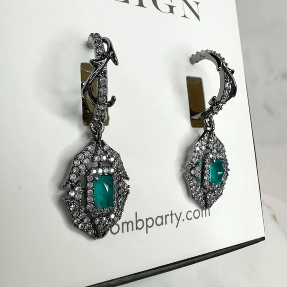 Bomb Party Reign Villain Collection Mist of Enchantment Earrings NWT - Picture 5 of 6